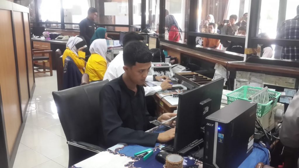 Samsat Kudus Terima Pembayaran Pajak Kendaraan Senilai Rp Milliar