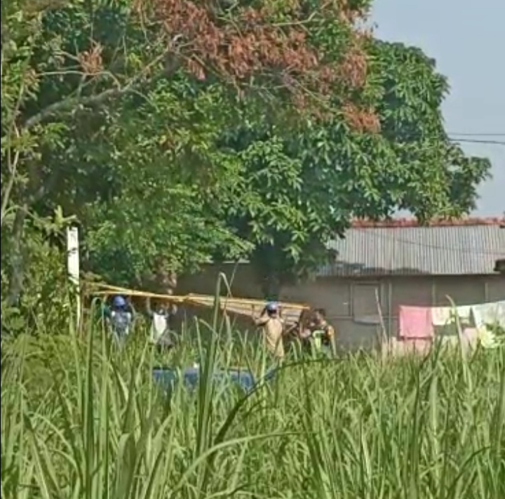 Benner kesepakatan di rusak