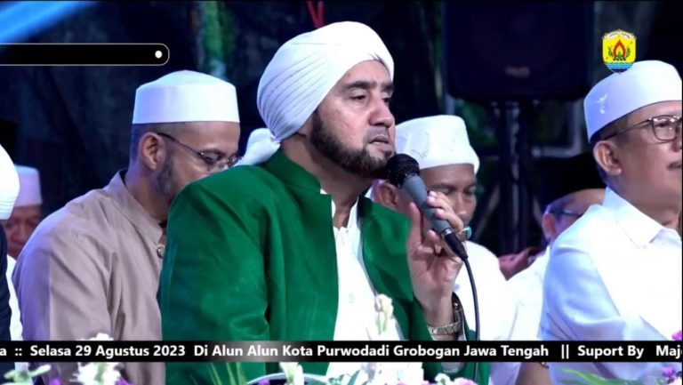 Grobogan Bersholawat hingga Wayang Kulit Digelar di Alun-Alun Purwodadi