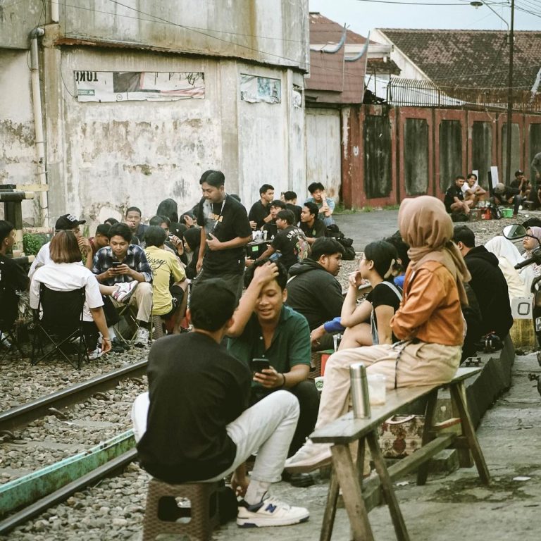 Ngopi Bareng Rel Kereta Bengkong ,Warkop Purwo