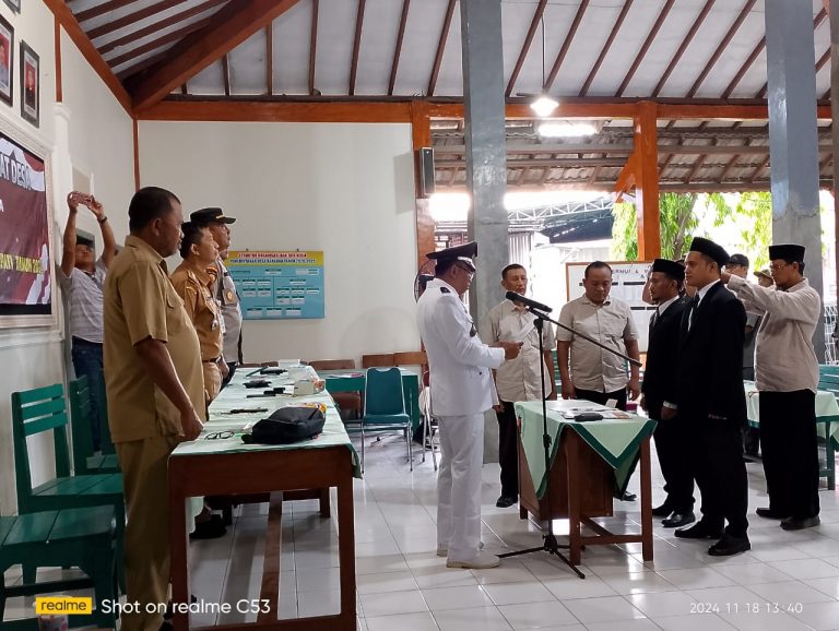 Forkopimcam Kecamatan Gabus Hadiri Pelantikan Sumpah dan Janji Kadus Desa Karaban