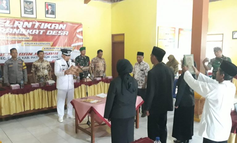 Pelantikan Perangkat Desa Banjarsari: Kepala Desa Sudirman Lantik Tiga Pejabat Baru