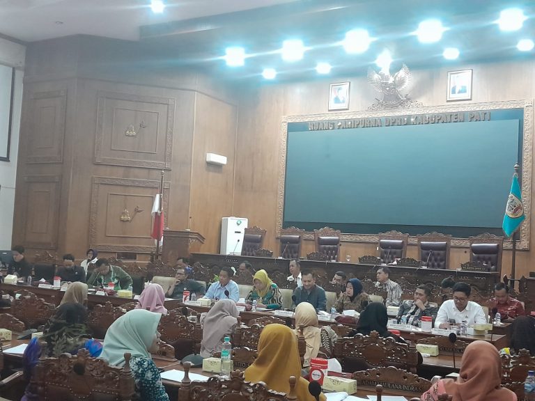 Guru Honorer Ngadu ke Dewan Sistem Dapodik Tak Sesuai Aturan